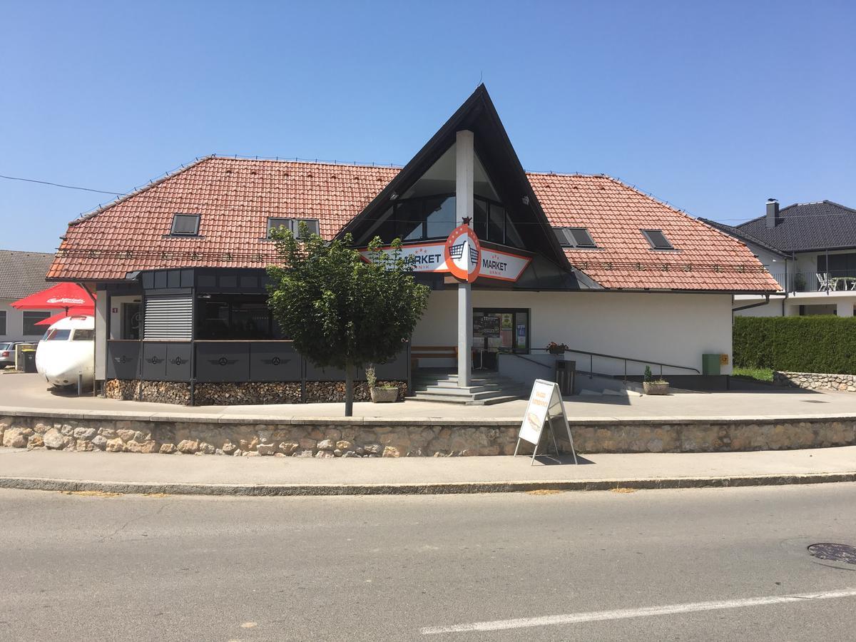 Apartments Avio Zgornji Brnik Экстерьер фото