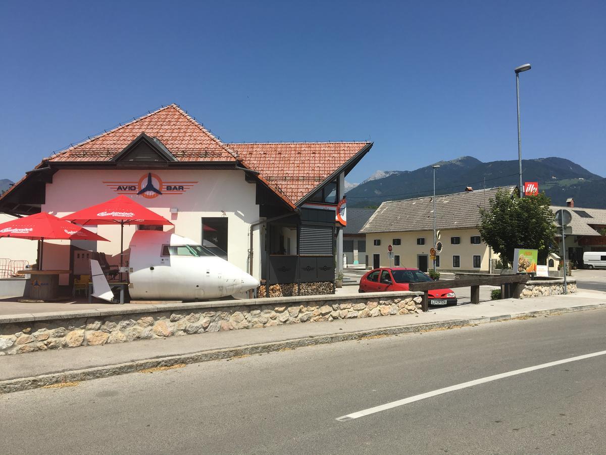 Apartments Avio Zgornji Brnik Экстерьер фото
