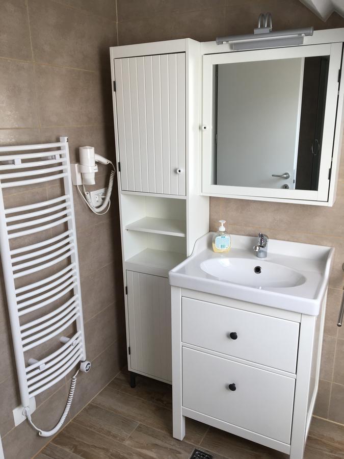 Apartments Avio Zgornji Brnik Экстерьер фото